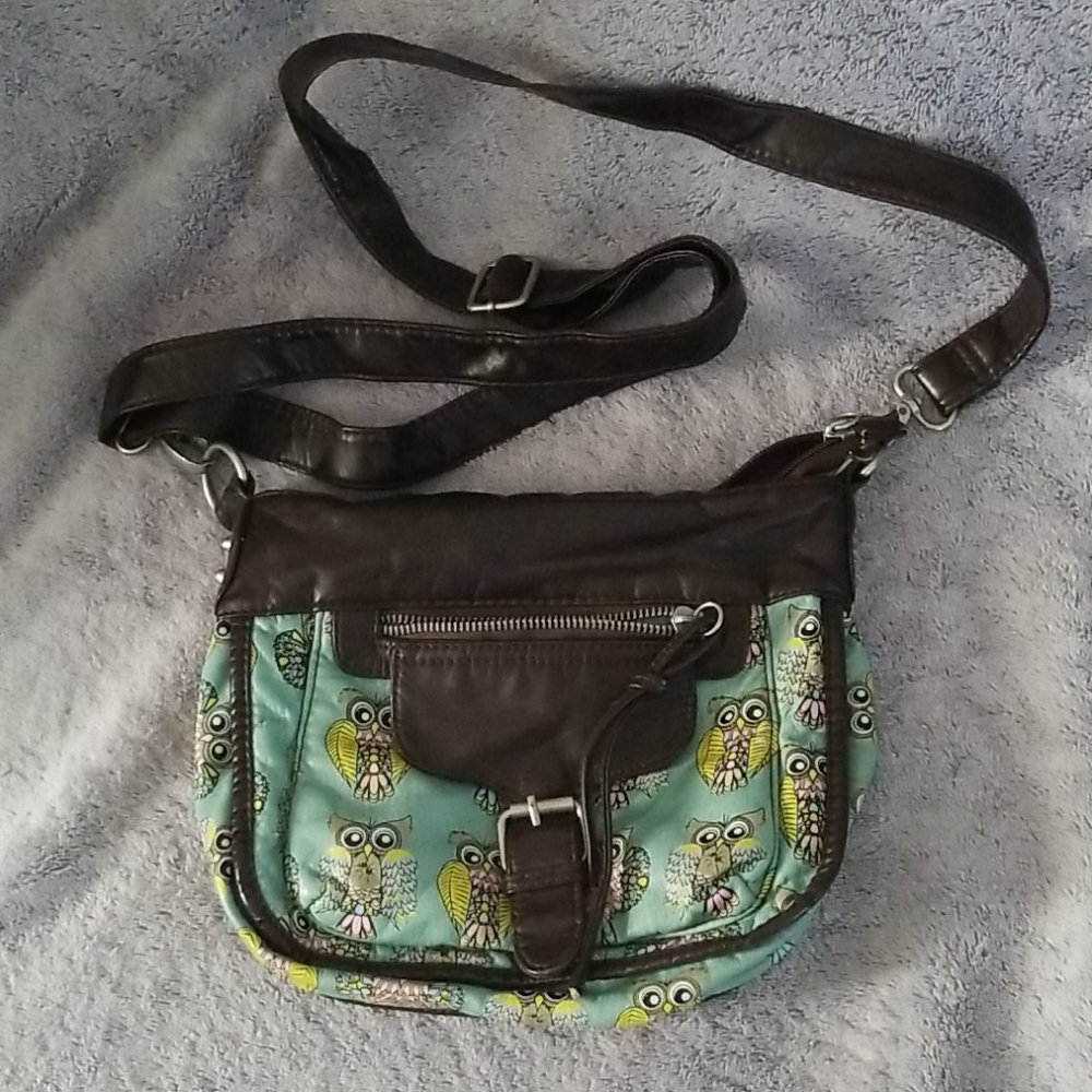 Women's adjustable strap shoulder bag